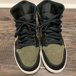 Jordan 1 mid olive canvas